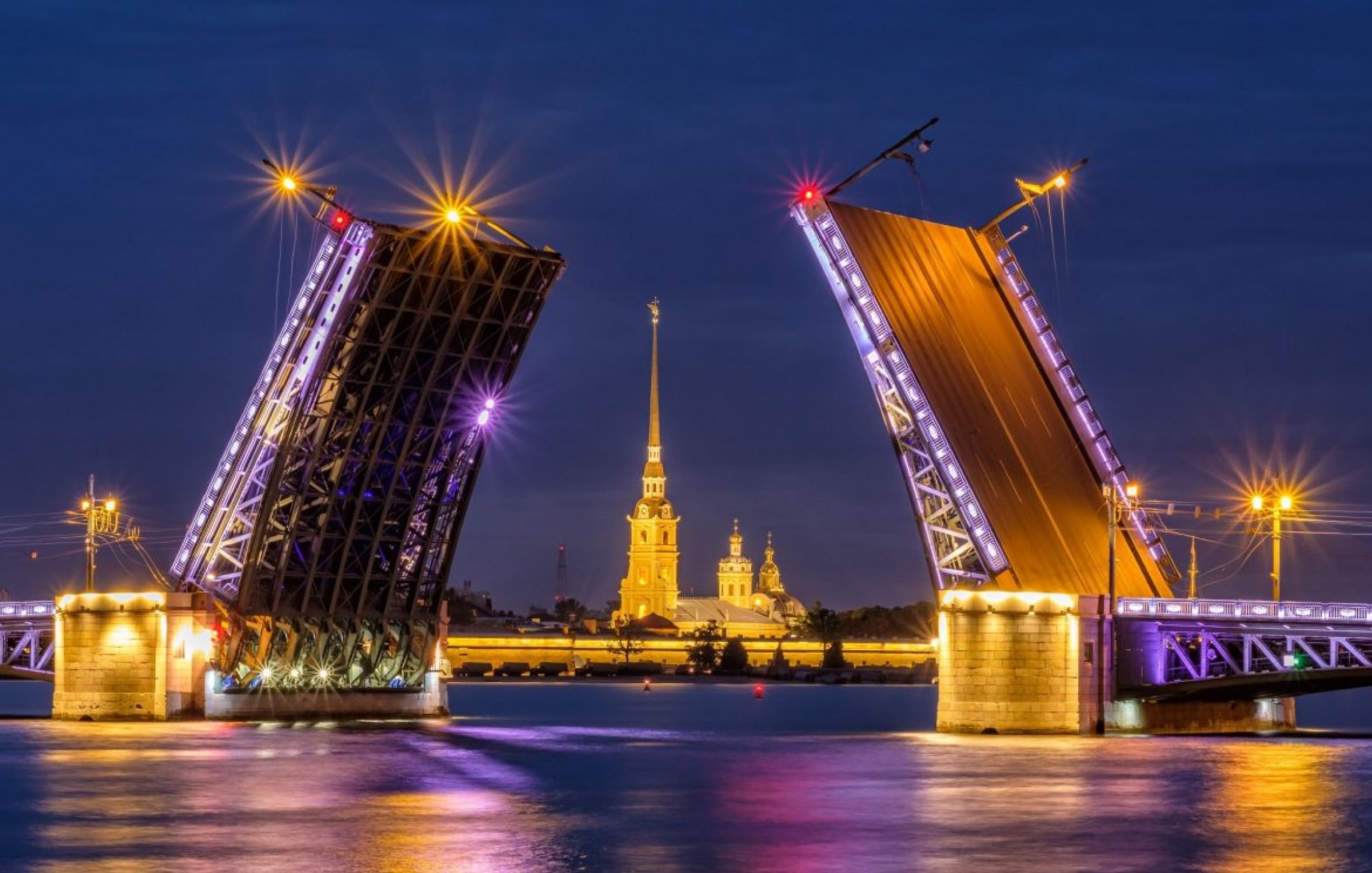 Доспремечательства санкт-петербурга дворцовый мост. Разводные мосты в санкт-петербурге. Раздвижной мост в питере. Достопримечательности санкт петербурга мост. Достопримечательности санкт петербурга мост.